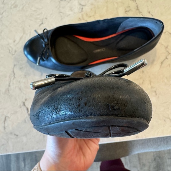 Rockport Total Motion Trutech Black Leather Ballet Flats w/Almond Toe & Bow - 10 - Picture 11 of 13